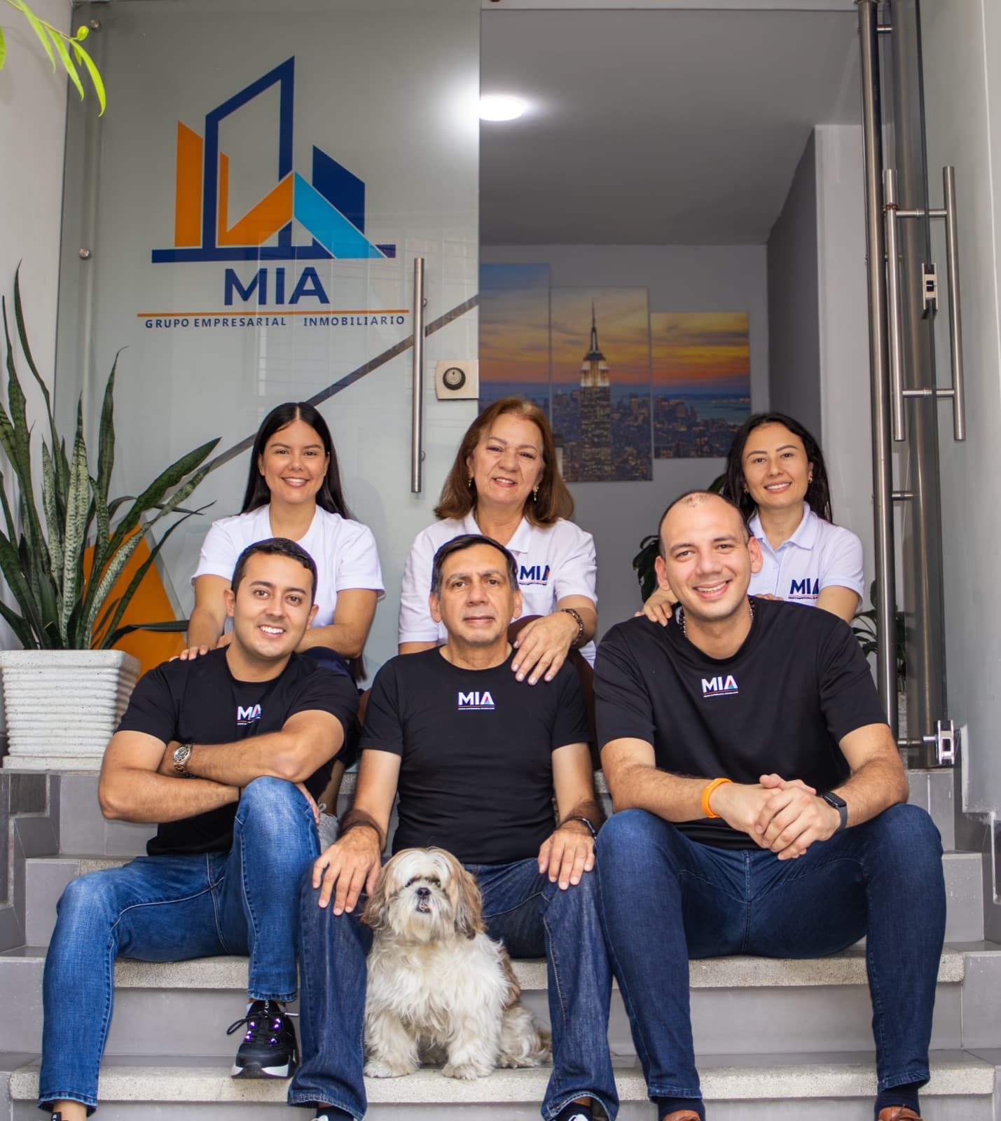 Equipo de Grupo MIA en sus oficinas